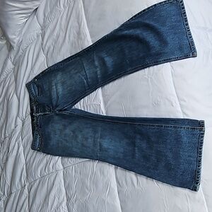 VICTORIA SECRET LONDON MED WASH BOOTCUT JEANS SIZE 8